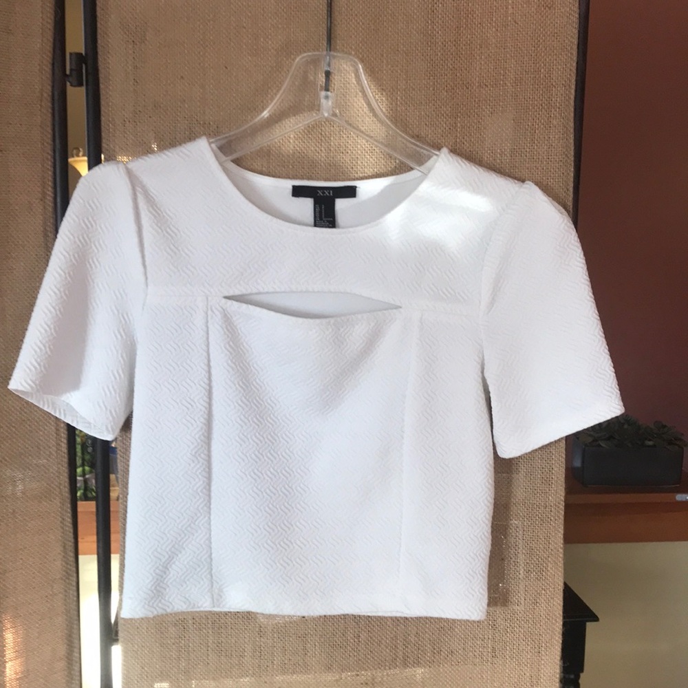 White semi cropped short sleeve